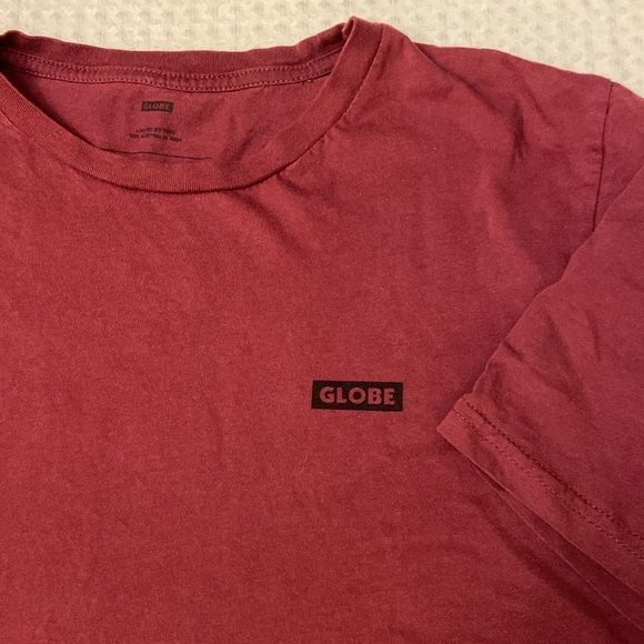 GLOBE Short Sleeve Graphic Tee T-Shirt Men’s Size MEDIUM Burgundy Red Black Logo - Picture 3 of 9